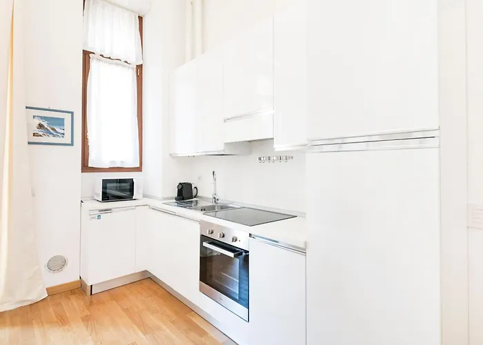 Easylife - - Cannobio 10 - Duomo Apartamento *